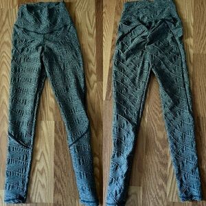 abs2b FITNESS APPAREL Booty Scrunch Grey Athletic LEGGINGS Size XS